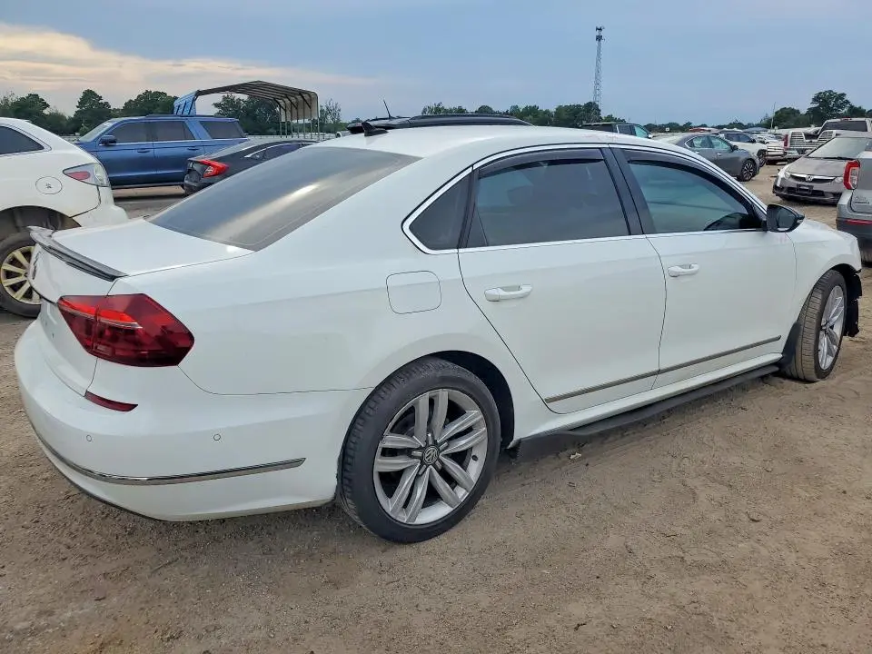 2017 VOLKSWAGEN PASSAT SEL PREMIUM  