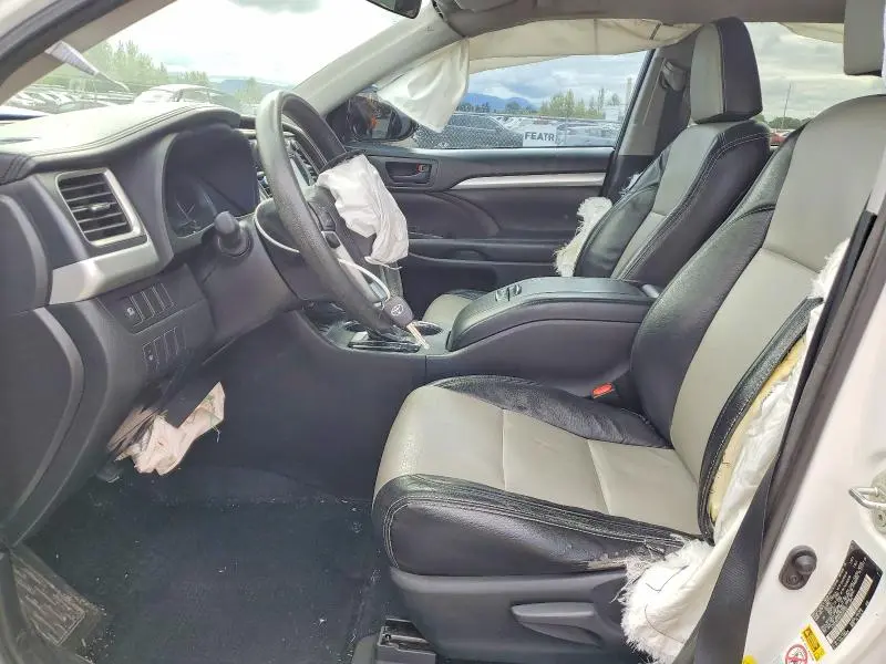 2017 TOYOTA HIGHLANDER LE  