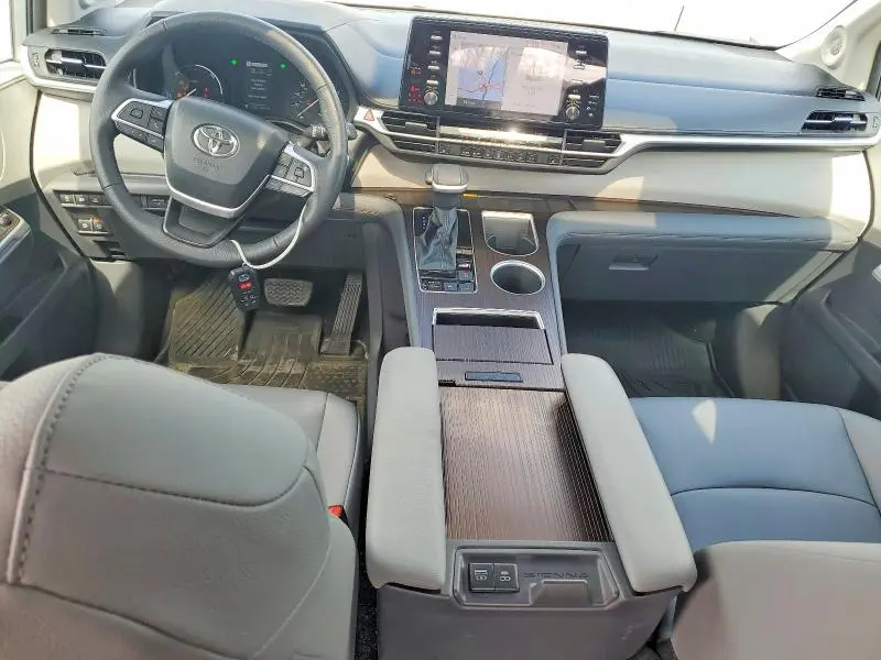 2022 TOYOTA SIENNA XLE 7-PASSENGER  