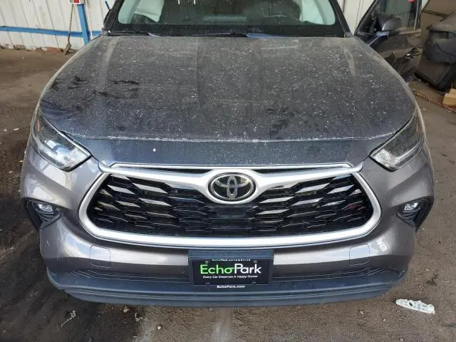 2021 TOYOTA HIGHLANDER XLE  