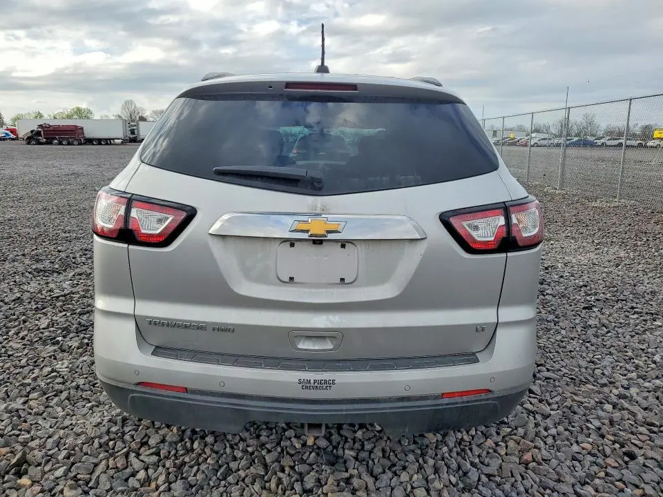 2017 CHEVROLET TRAVERSE LT  