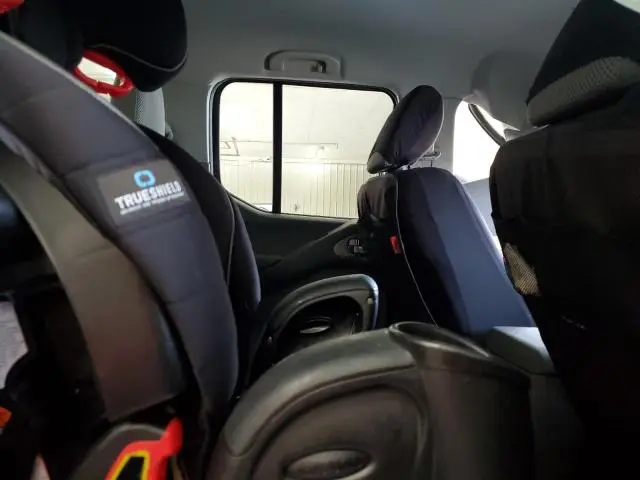 2015 NISSAN FRONTIER S  