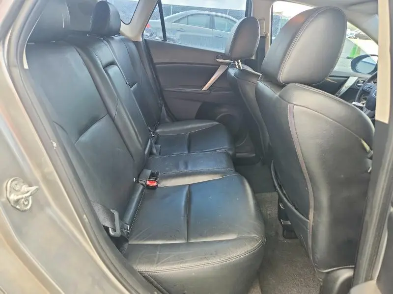 2011 MAZDA 3 S  