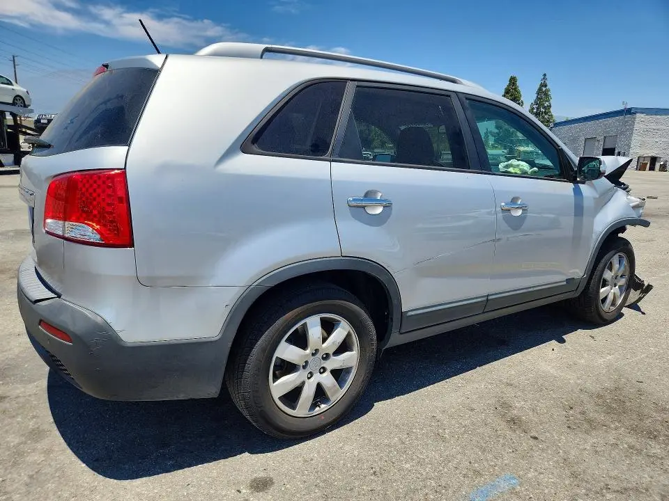2013 KIA SORENTO LX  