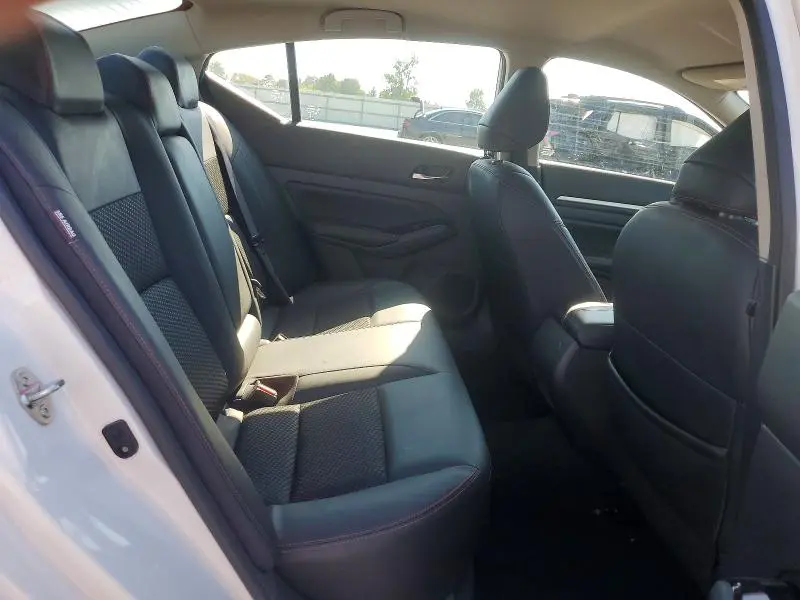 2024 NISSAN ALTIMA SR  