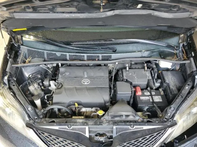 2011 TOYOTA SIENNA SPORT  