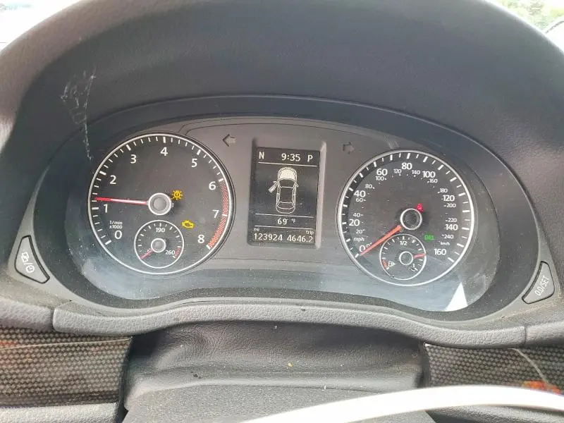 2015 VOLKSWAGEN PASSAT SE  