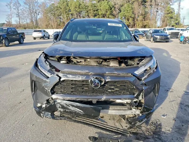 2025 TOYOTA RAV4 XSE  