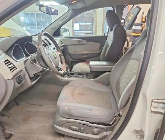 2012 CHEVROLET TRAVERSE LT  