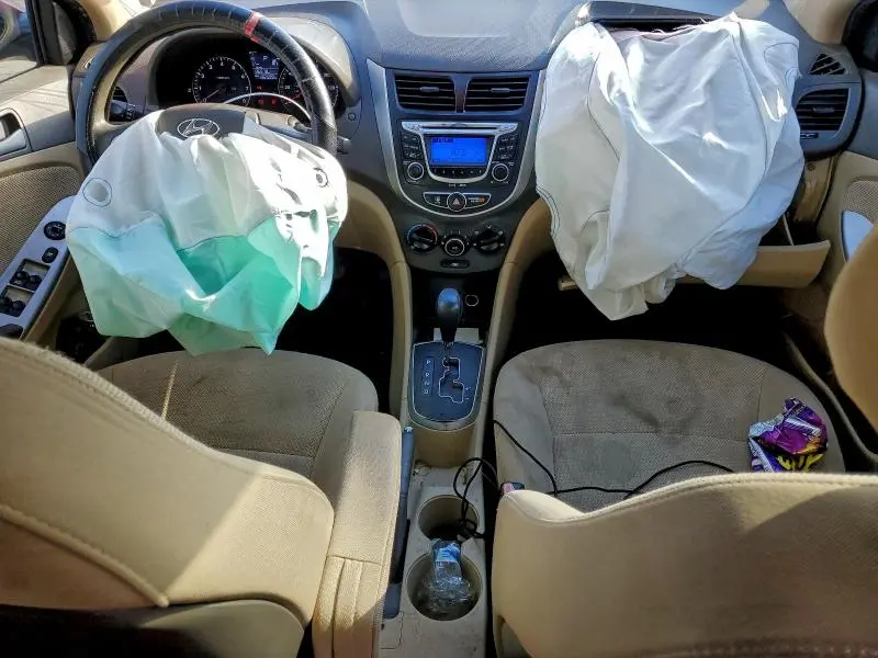 2012 HYUNDAI ACCENT GLS  