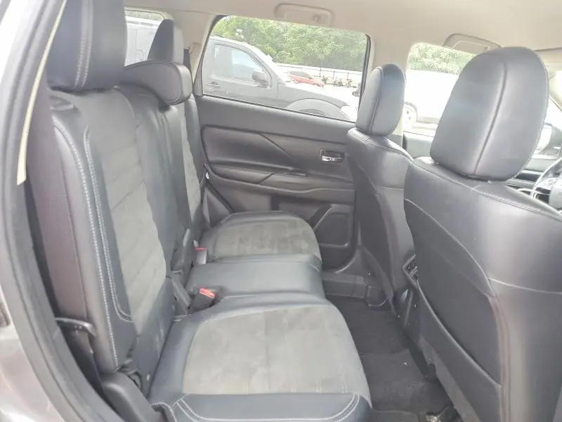 2019 MITSUBISHI OUTLANDER SE  