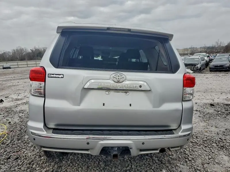 2011 TOYOTA 4RUNNER SR5  