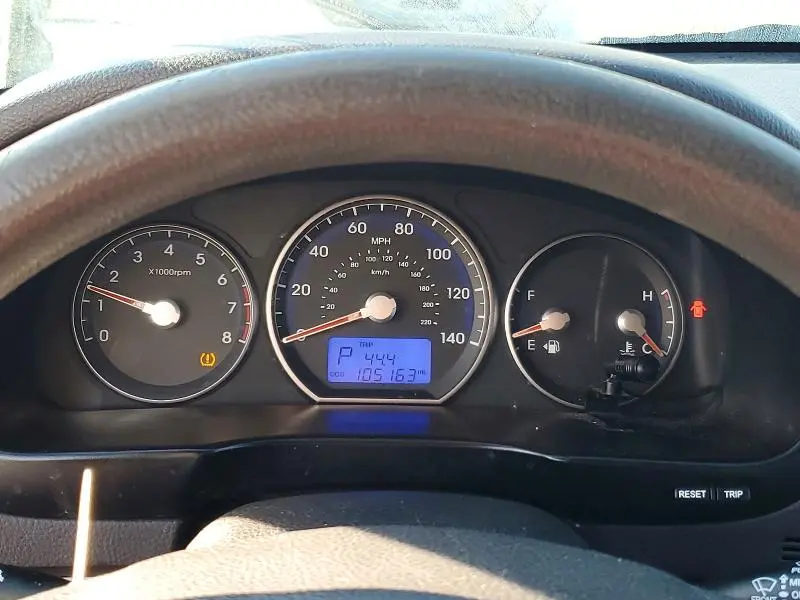 2012 HYUNDAI SANTA FE GLS  