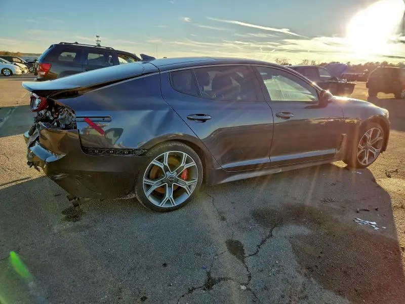 2021 KIA STINGER GT2  