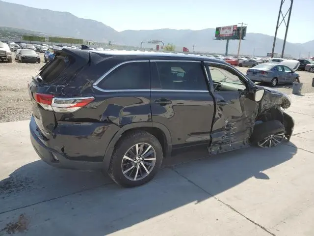 2017 TOYOTA HIGHLANDER SE  