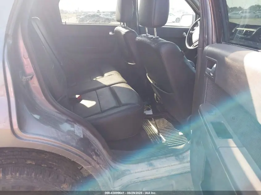 2010 FORD ESCAPE LIMITED