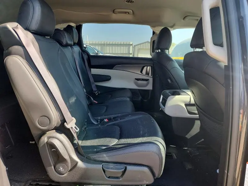 2024 KIA CARNIVAL LX  