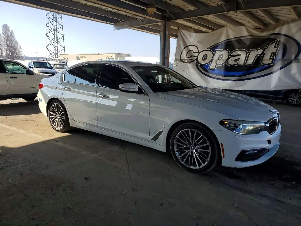 2018 BMW 530XE   