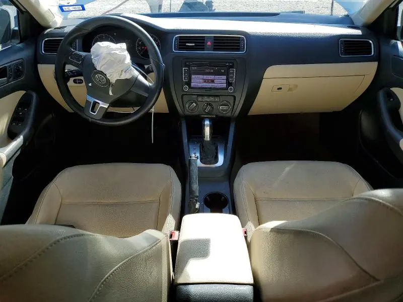 2012 VOLKSWAGEN JETTA SE  