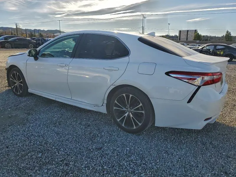 2020 TOYOTA CAMRY SE  