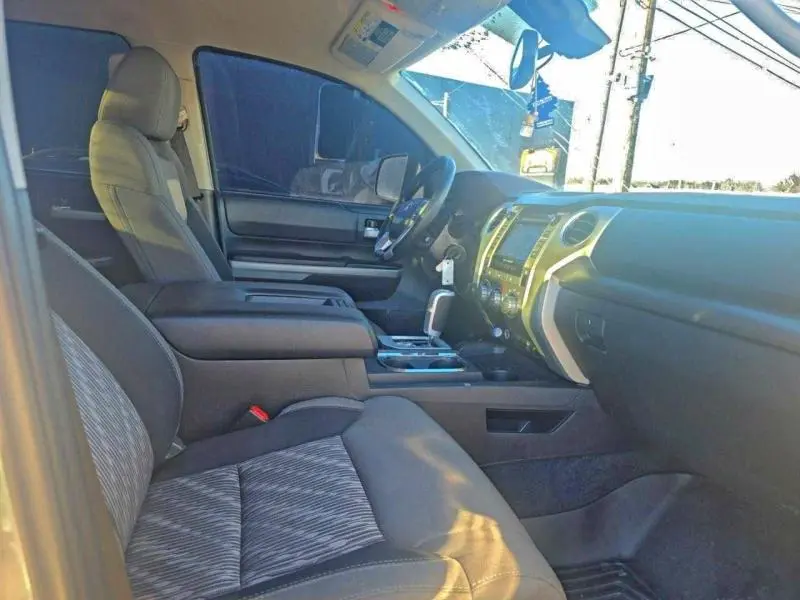 2018 TOYOTA TUNDRA CREWMAX SR5  