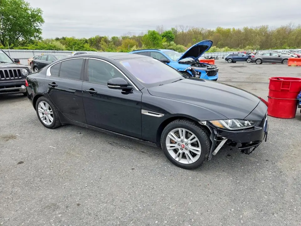 2018 JAGUAR XE PREMIUM  