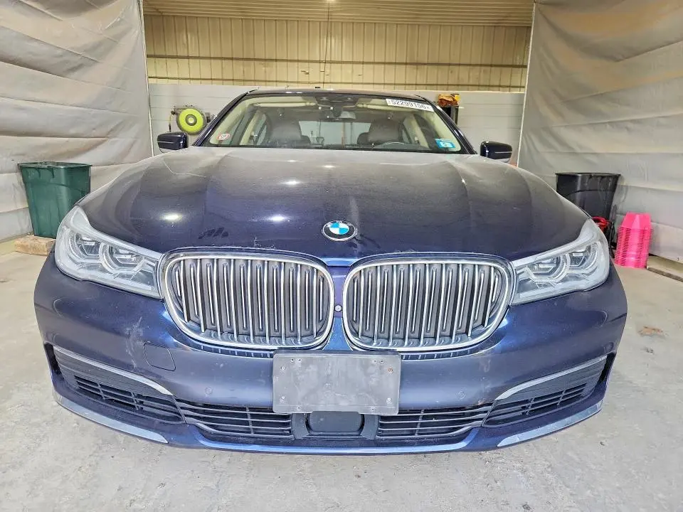 2019 BMW 750 XI  