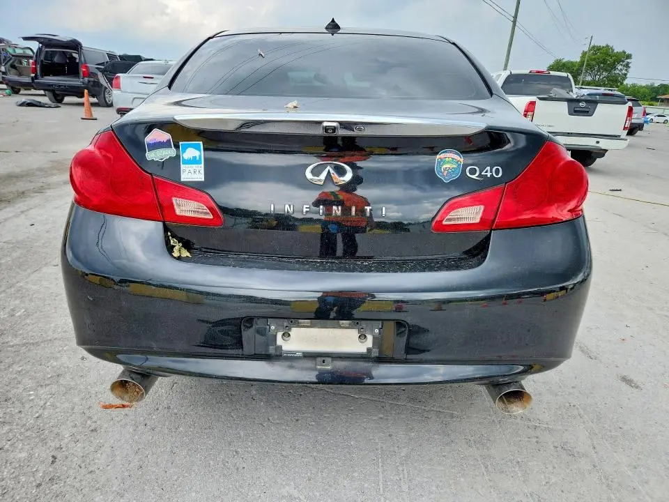 2015 INFINITI Q40 BASE  