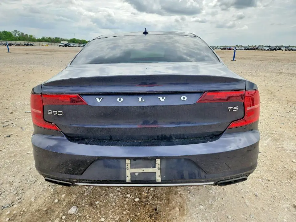 2019 VOLVO S90 T5 MOMENTUM  