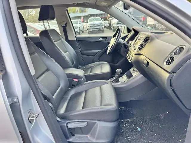 2016 VOLKSWAGEN TIGUAN S  