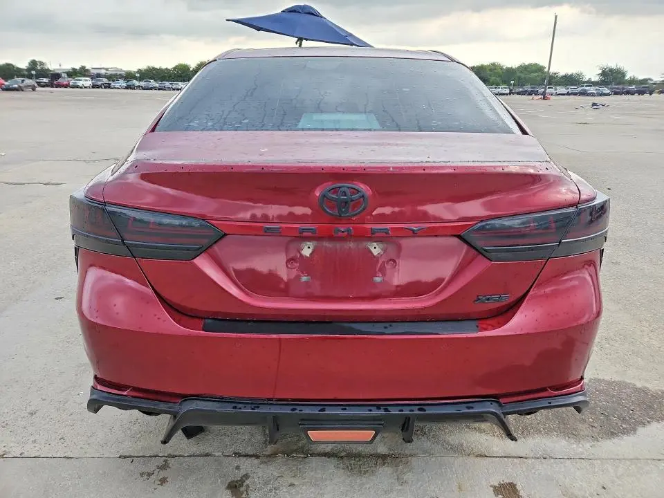 2018 TOYOTA CAMRY XSE  