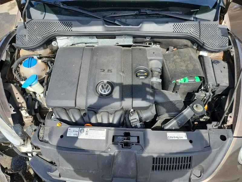 2013 VOLKSWAGEN BEETLE   