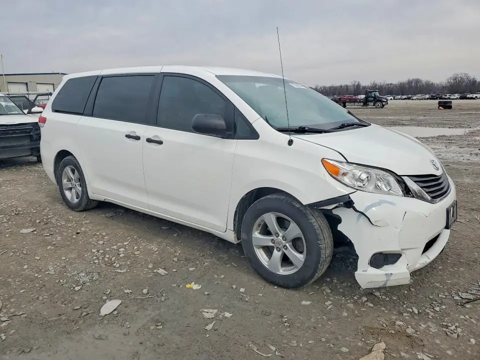 2011 TOYOTA SIENNA BASE  