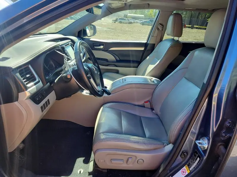 2017 TOYOTA HIGHLANDER XLE  