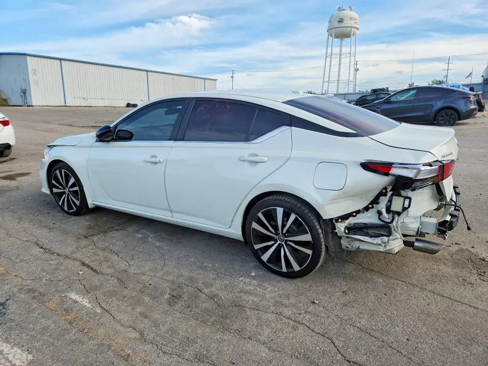 2021 NISSAN ALTIMA SR  