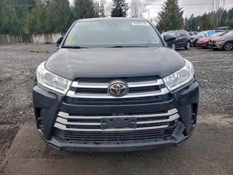 2019 TOYOTA HIGHLANDER LE  