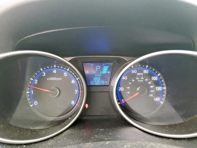 2011 HYUNDAI TUCSON GLS  