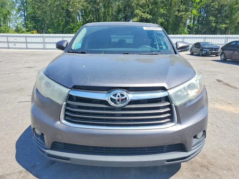 2015 TOYOTA HIGHLANDER LE PLUS  