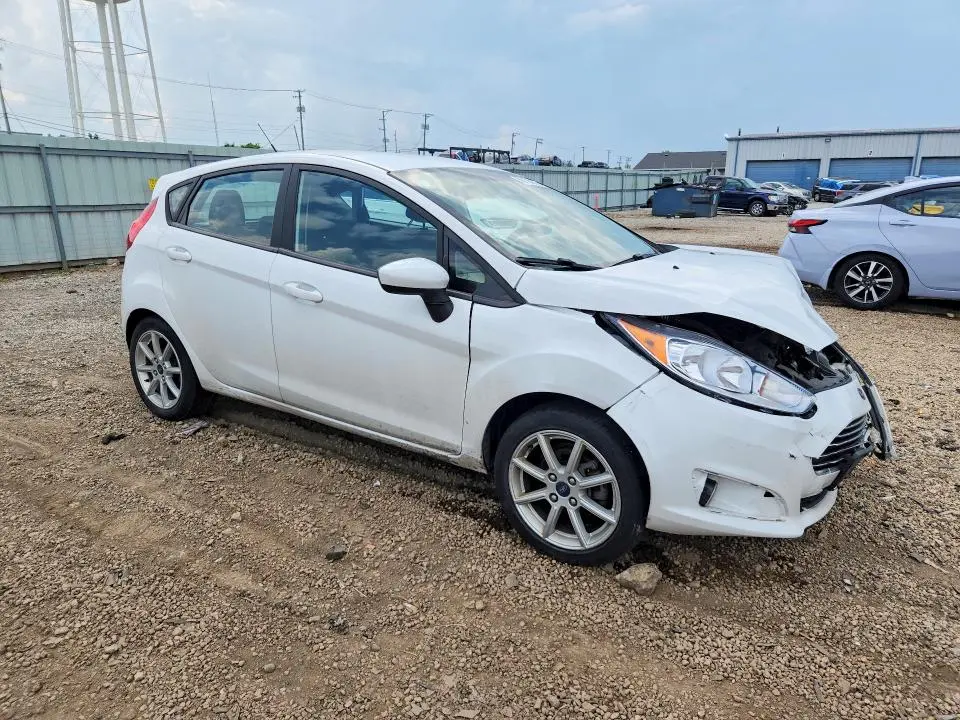 2019 FORD FIESTA SE  