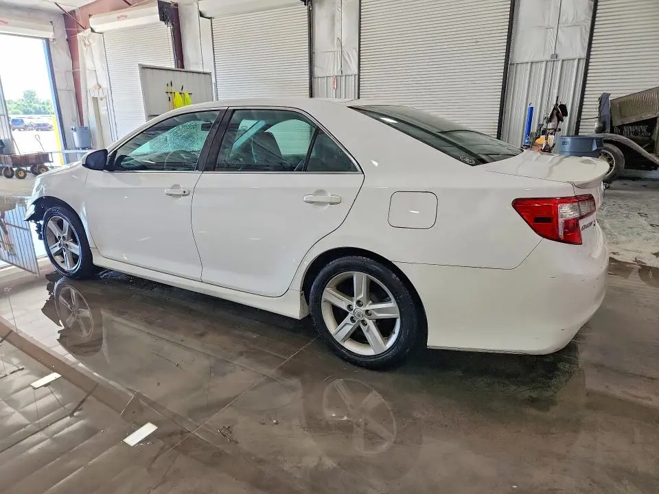 2014 TOYOTA CAMRY SE  
