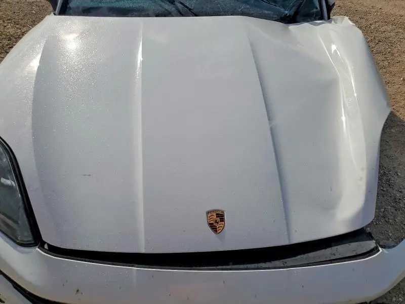 2024 PORSCHE CAYENNE   