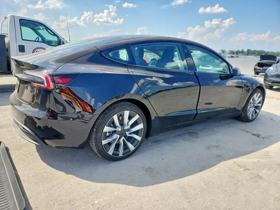 2026 TESLA MODEL 3   