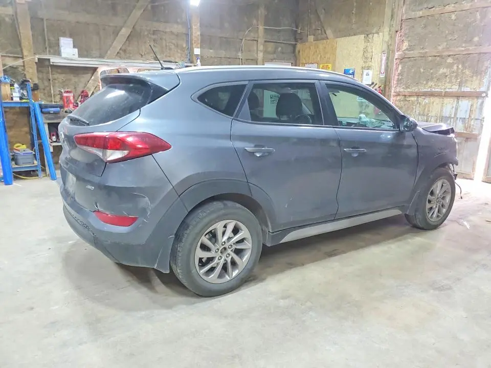 2017 HYUNDAI TUCSON SE  