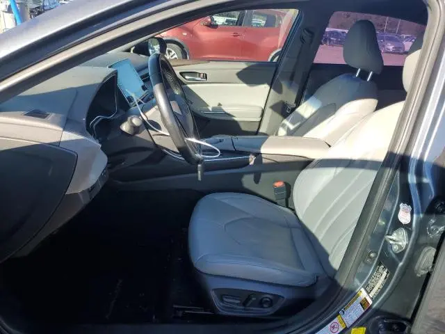 2019 TOYOTA AVALON XLE  