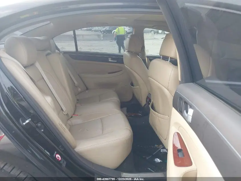 2013 HYUNDAI GENESIS 3.8