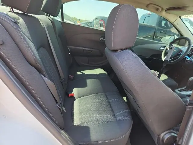 2016 CHEVROLET SONIC LT  