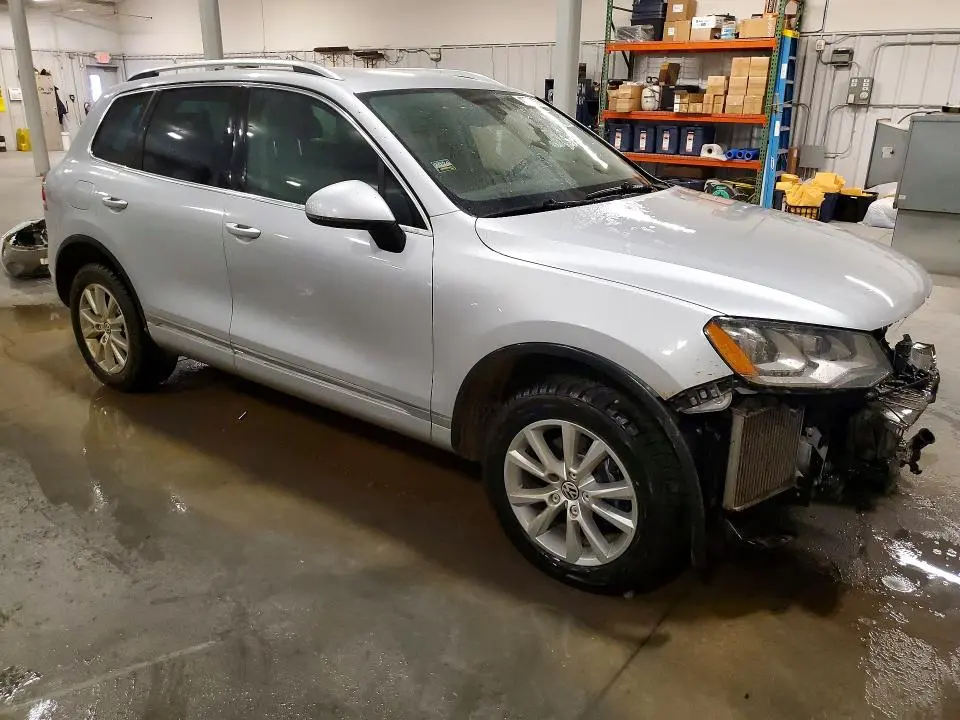 2013 VOLKSWAGEN TOUAREG V6 TDI  