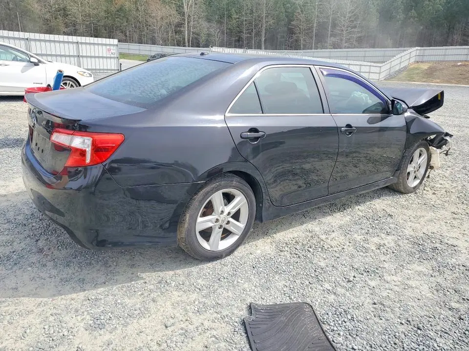 2012 TOYOTA CAMRY SE  