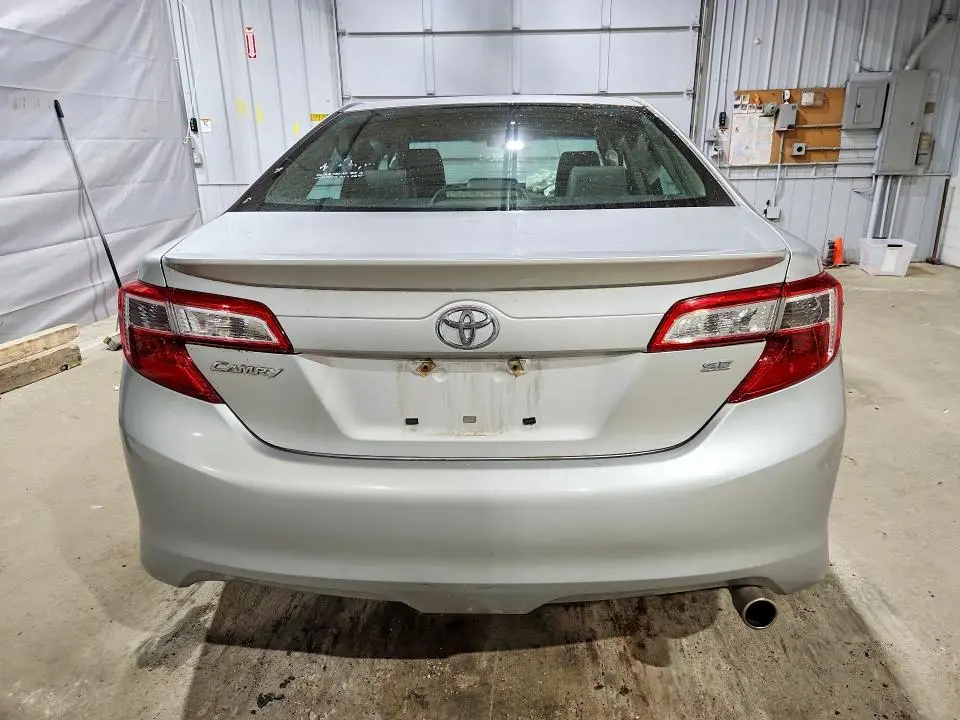 2013 TOYOTA CAMRY SE  