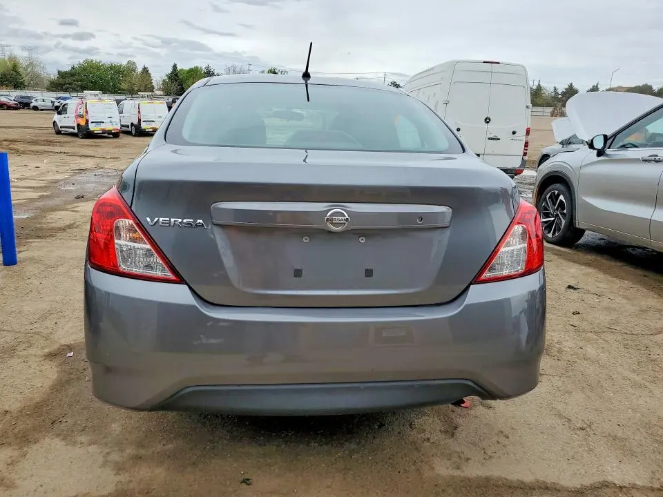 2018 NISSAN VERSA S  